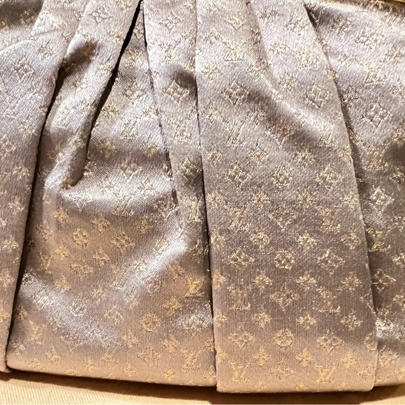 SOLD!! LOUIS VUITTON Limited Edition Satin Monogram Aumoniere Clutch With Chain - Picture 5 of 16